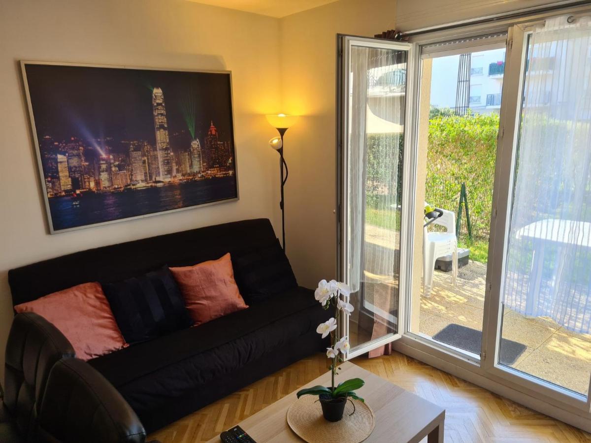 Appartement Avec Rez De Jardin A Disneyland Montévrain Eksteriør billede
