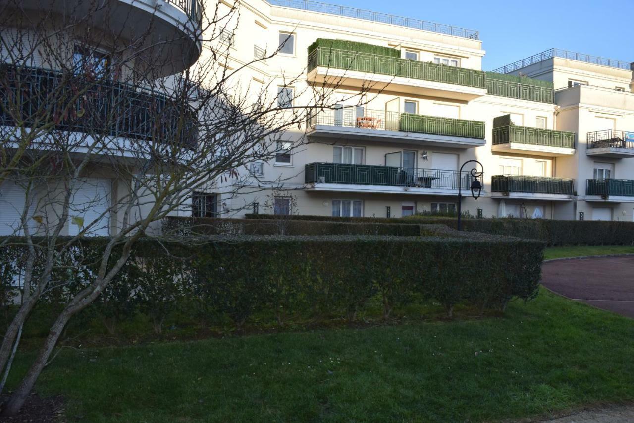 Appartement Avec Rez De Jardin A Disneyland Montévrain Eksteriør billede