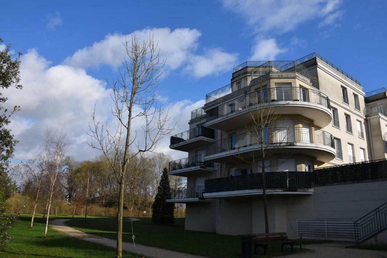 Appartement Avec Rez De Jardin A Disneyland Montévrain Eksteriør billede